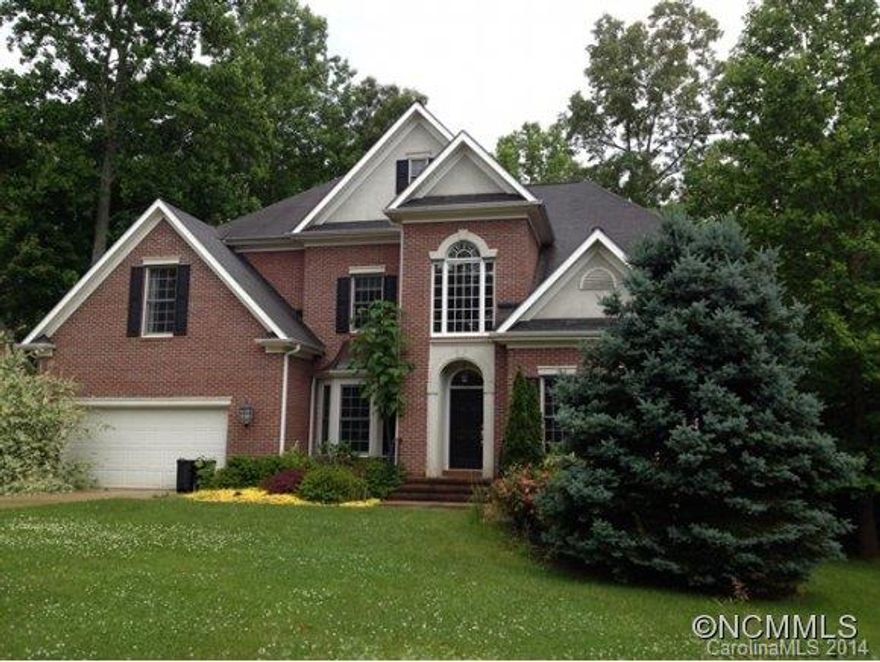 5 bed/5.5 bath home in desirable Biltmore Park. Just a few features of this traditional home include 2 master suites (main and 2nd levels), large eat-in kitchen, in-law/guest suite in walk-out bsmt w/ full kitchen,  3rd level bonus room perfect for media room, private backyard, and so much more. Ready for new owners to move-in and make it their own!