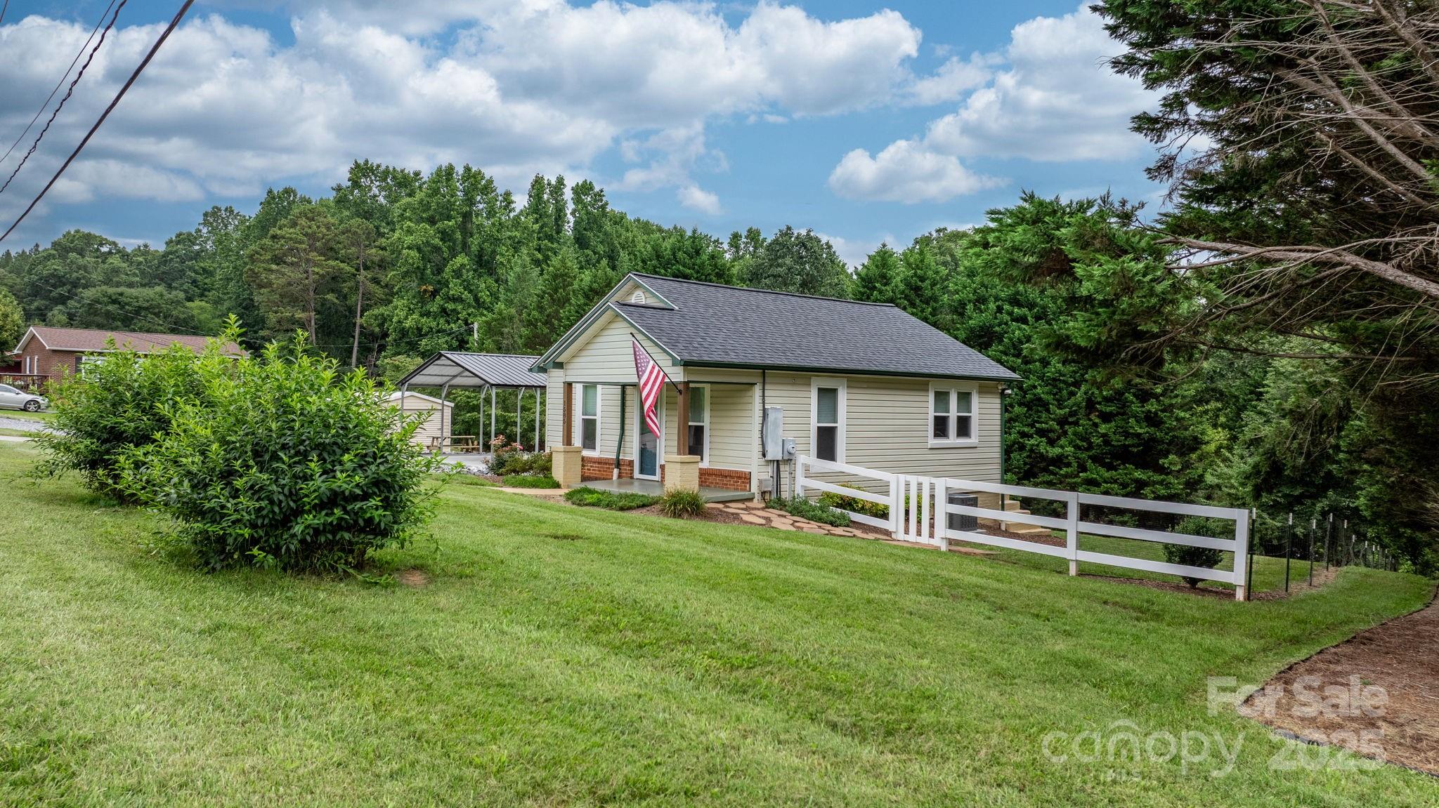 1585 Amherst Road