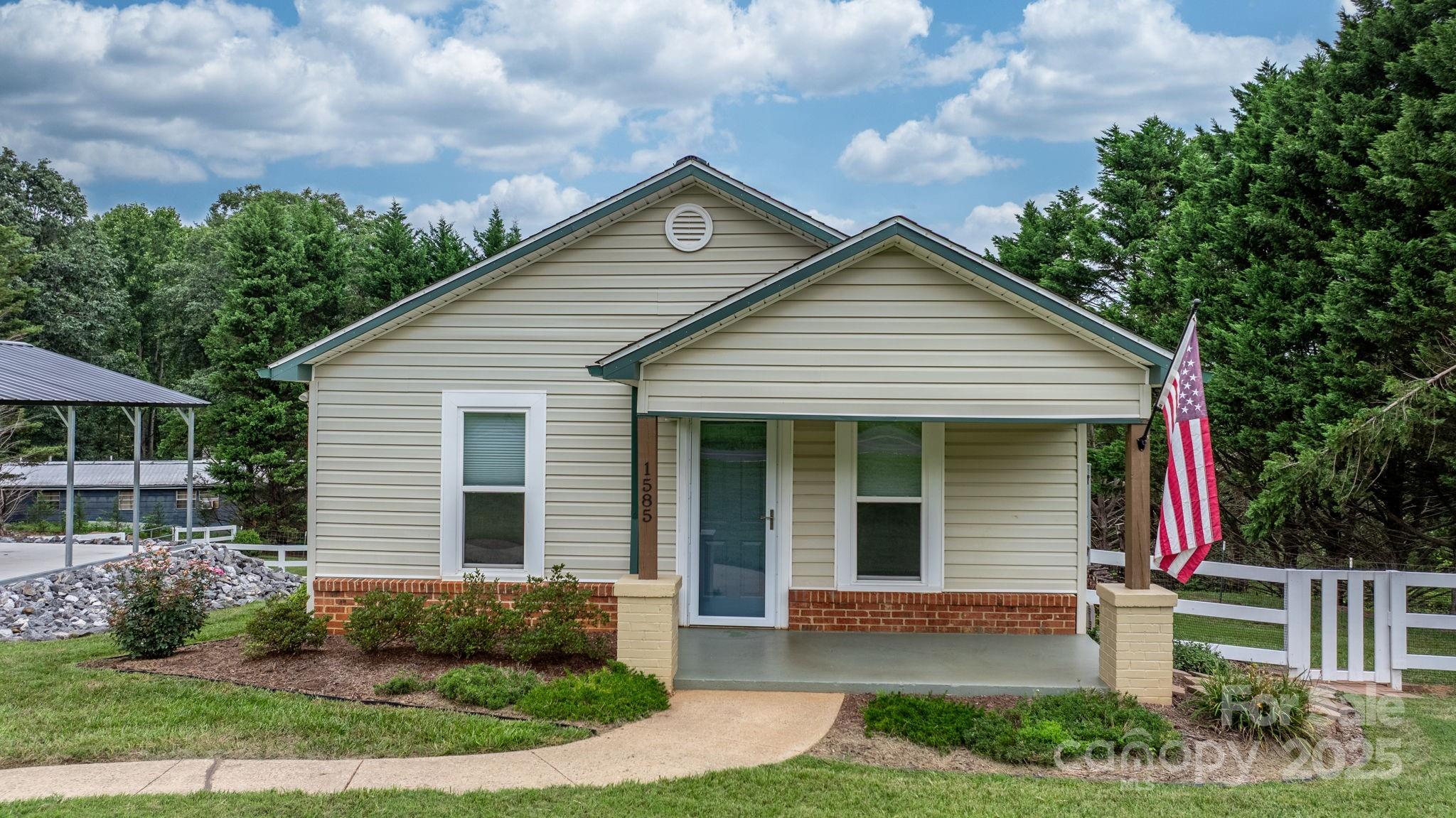 1585 Amherst Road