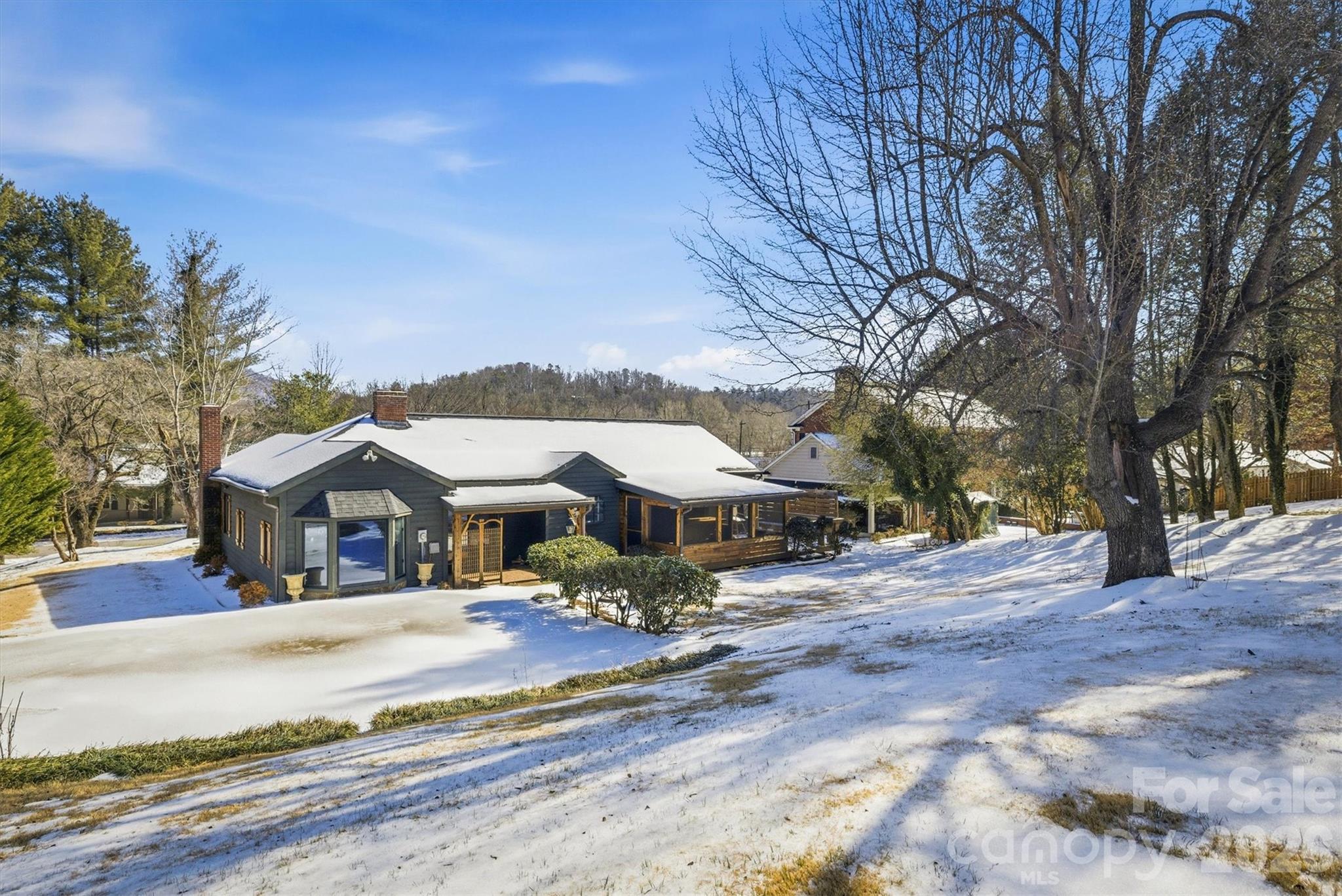 402 Pennton Avenue SW