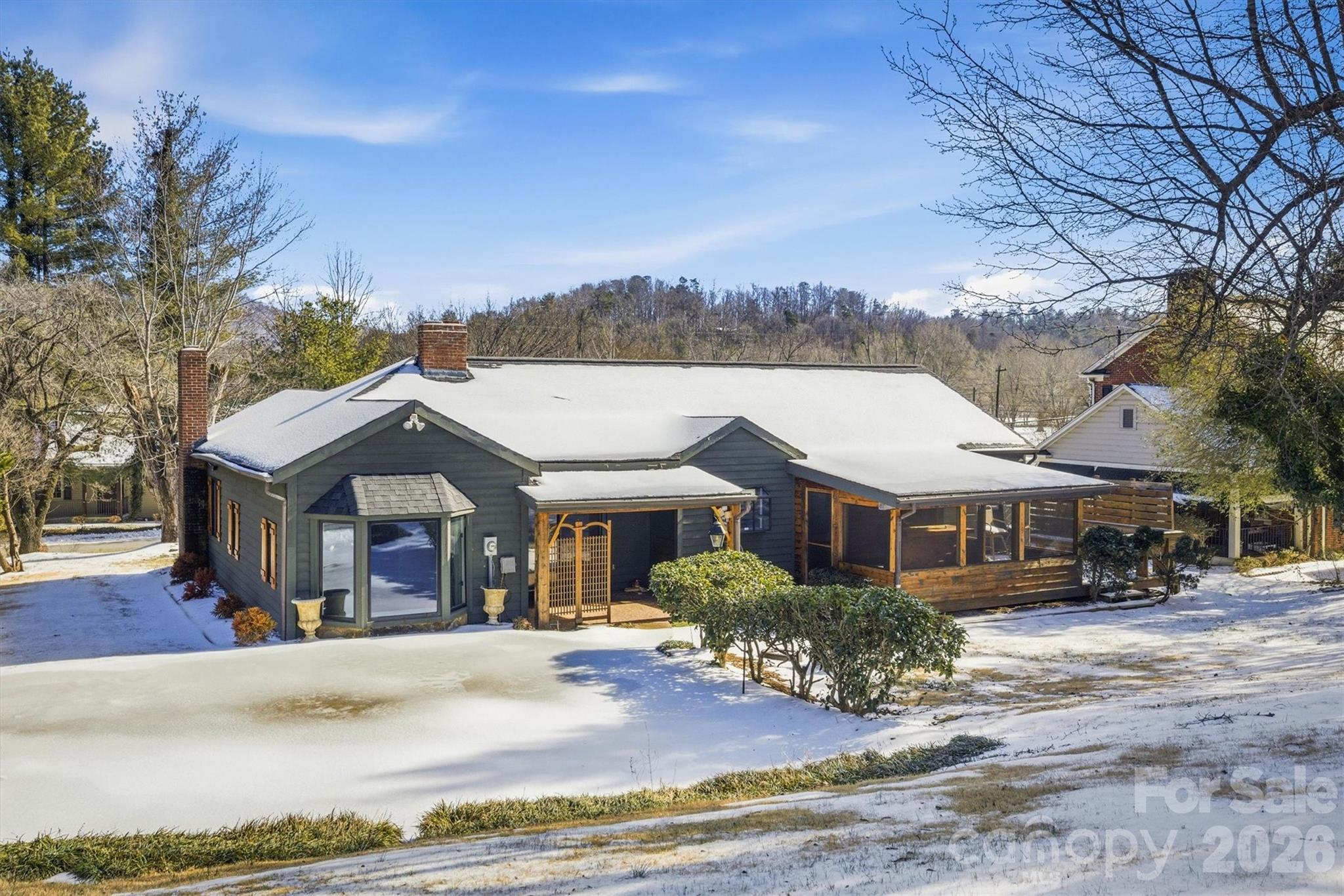 402 Pennton Avenue SW