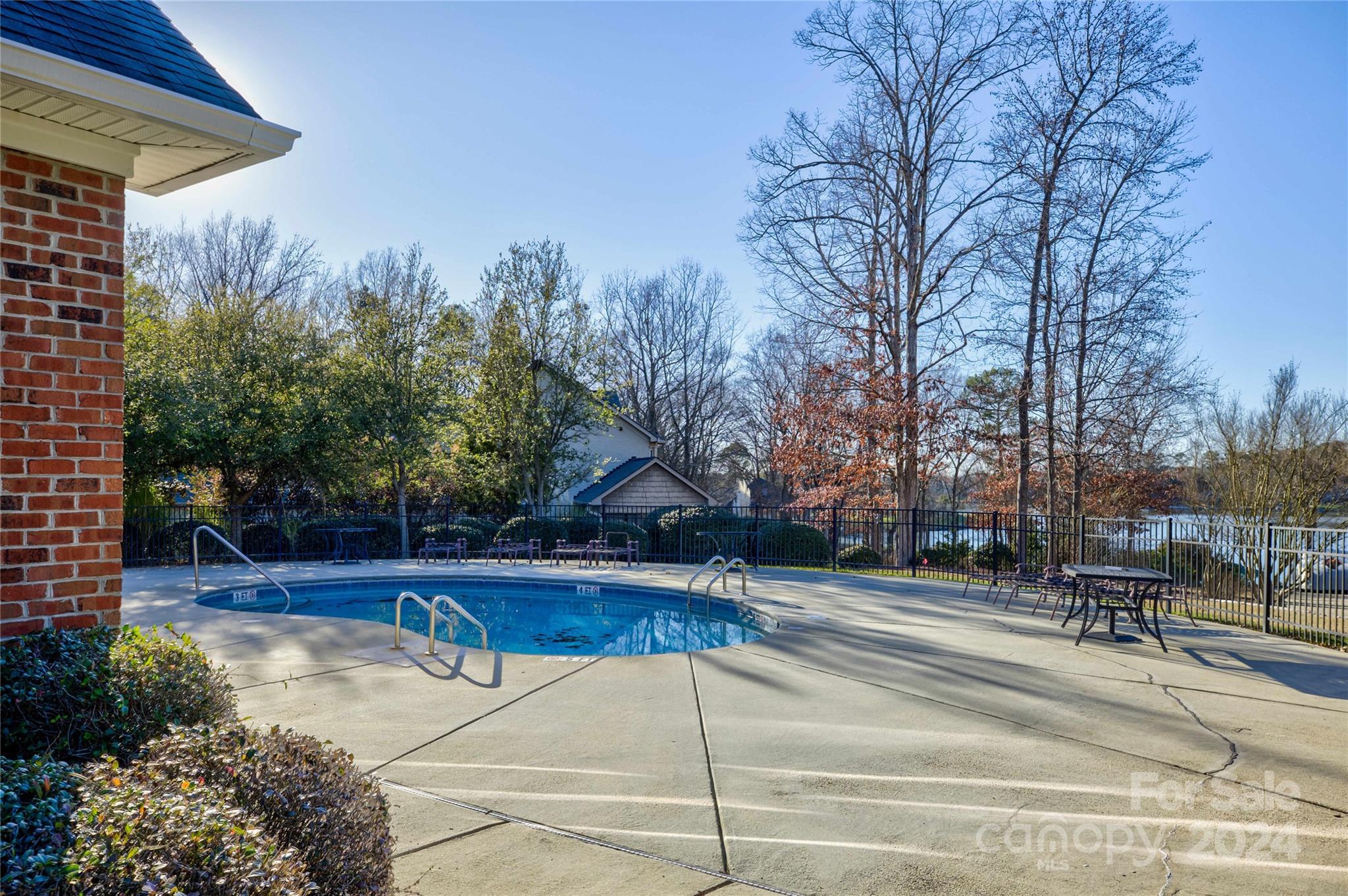 Water Edge - Residential