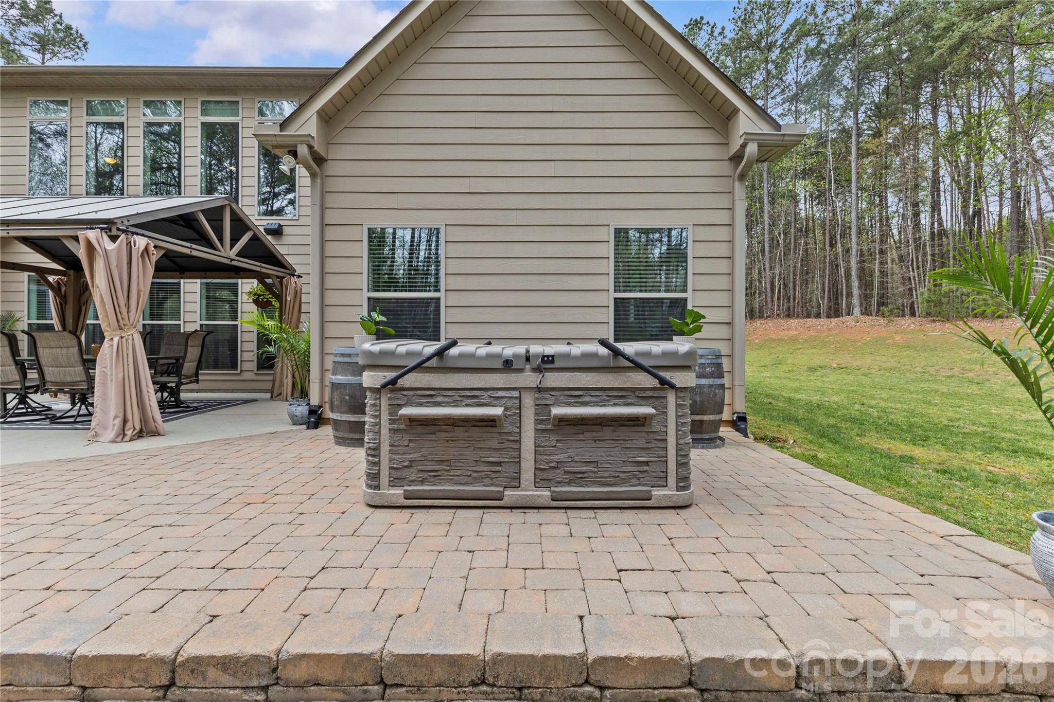 Pebble Bay - Residential