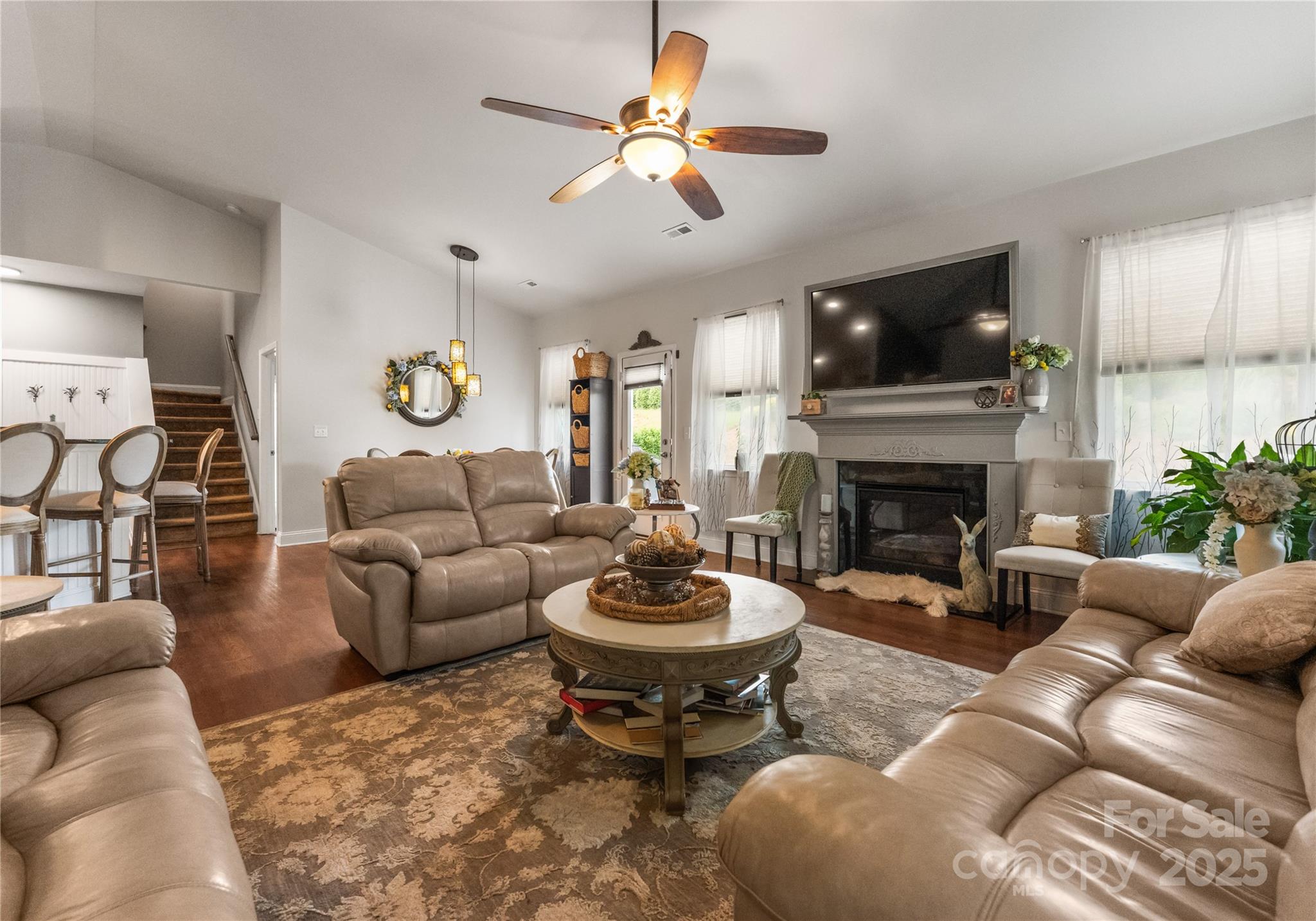 163 Sassafras Road