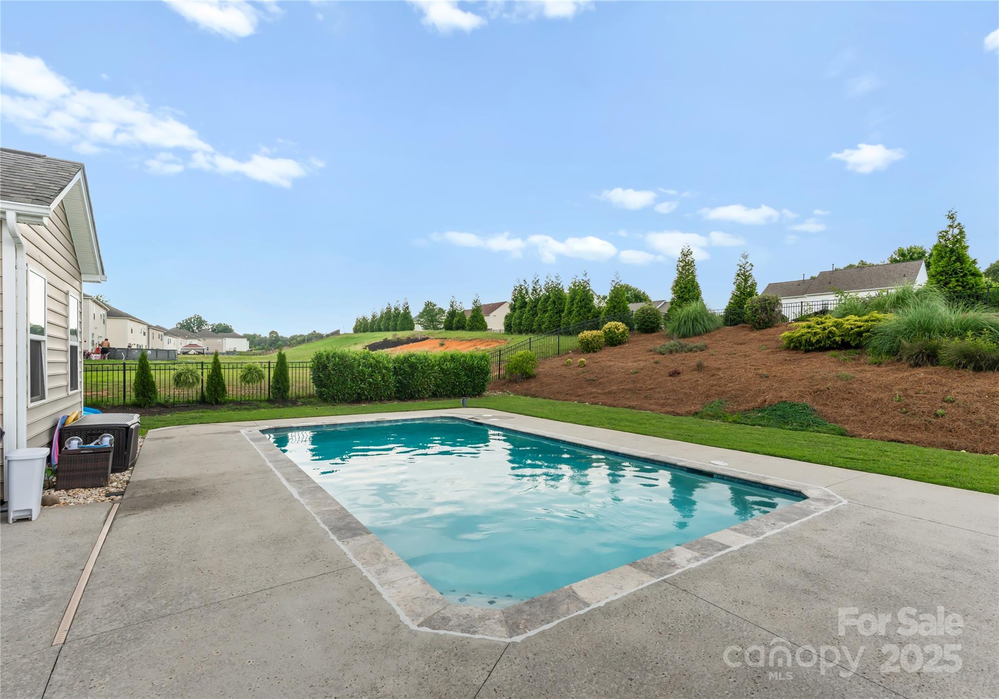 163 Sassafras Road