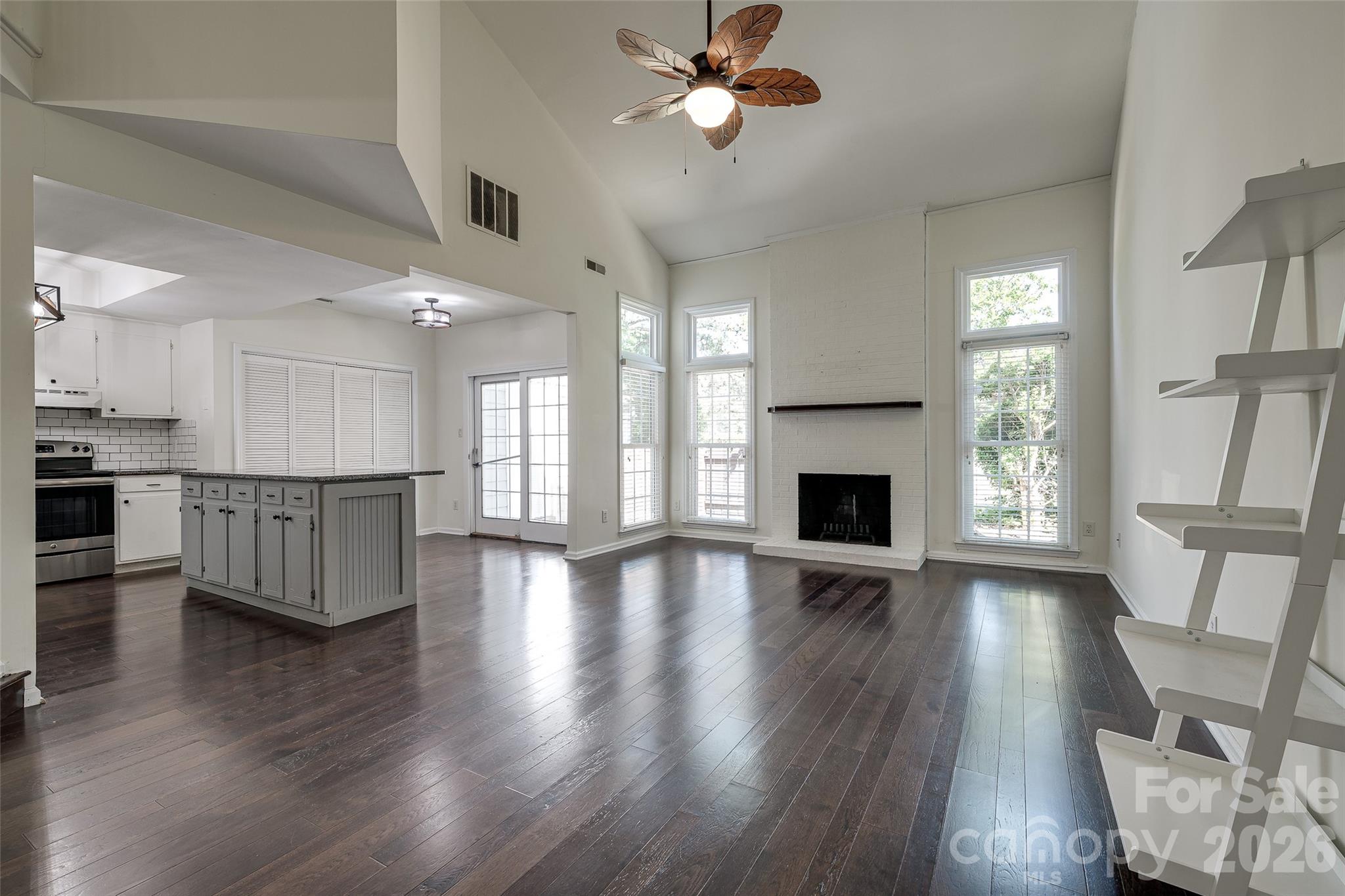 9235 N Vicksburg Park Court