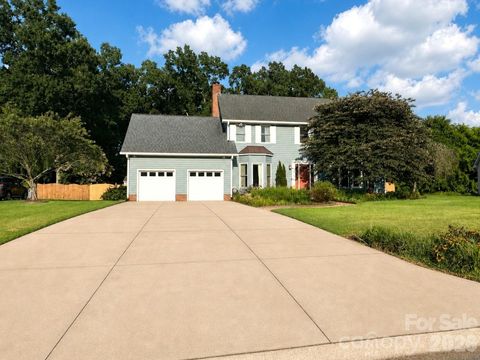 Photo of 3375 Blue Jay Pass, Fort Mill, SC 29708 (MLS # 4401520)