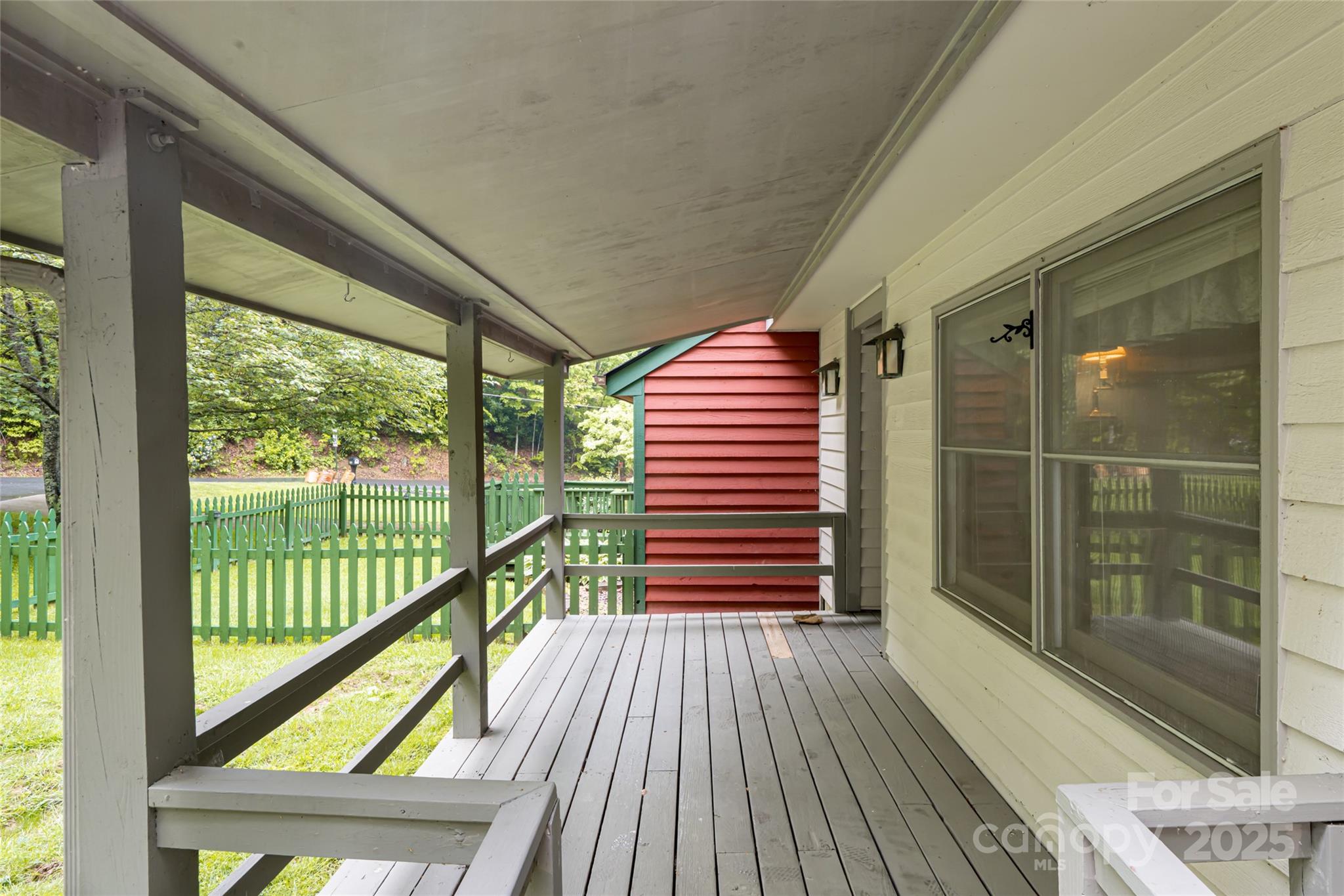 5 Creekside Drive