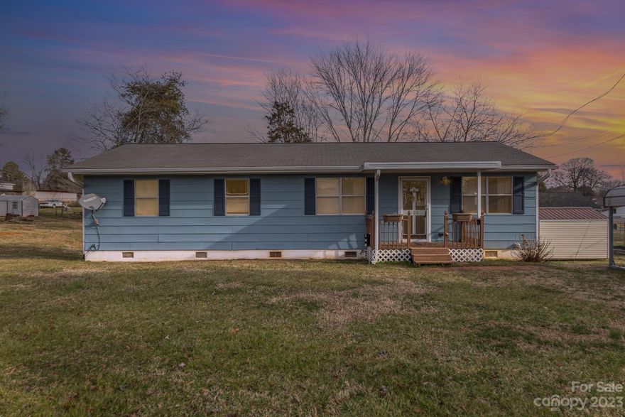 Located in a small neighborhood in the Rockwell ETJ this little blue house could be yours. This home offers 3 bedrooms and 2 full bathrooms, a large flat back yard and a galley kitchen. This is a Jim Walter Home that was built in 1985. Sellers are also leaving the Carport and one of the storage buildings for the new owner to enjoy! Shared well that is $10/month.