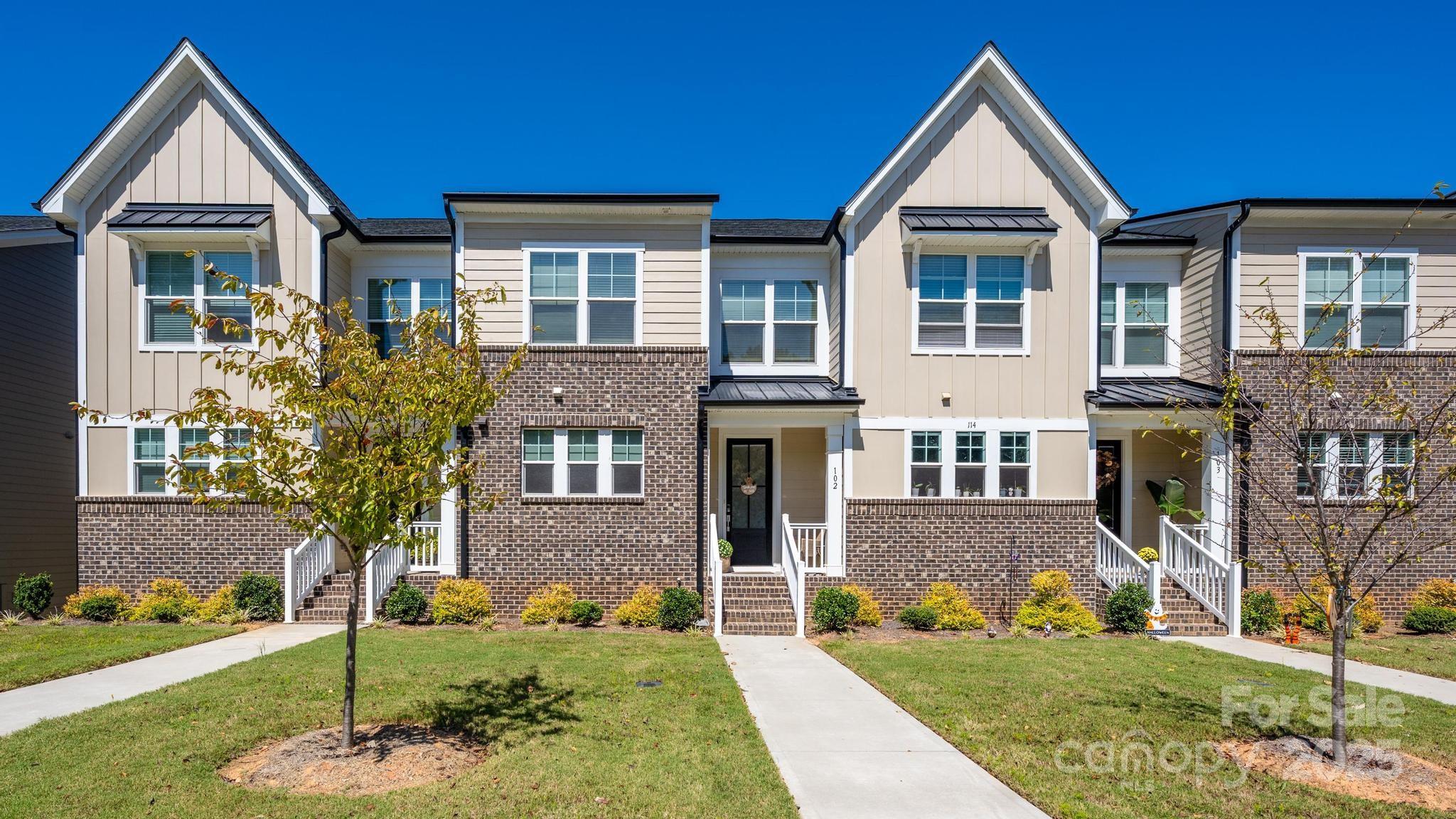 114 Glencoe Lane 102