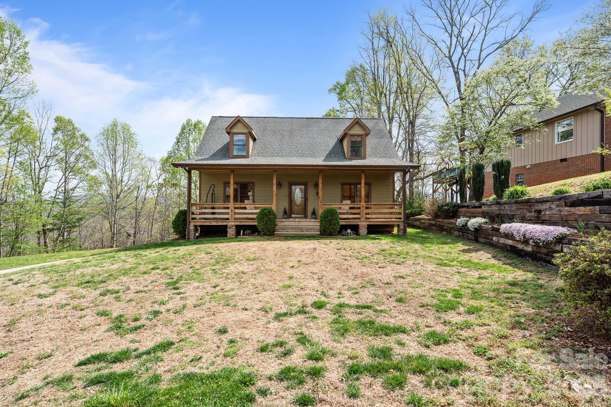 1750 Knollwood Circle