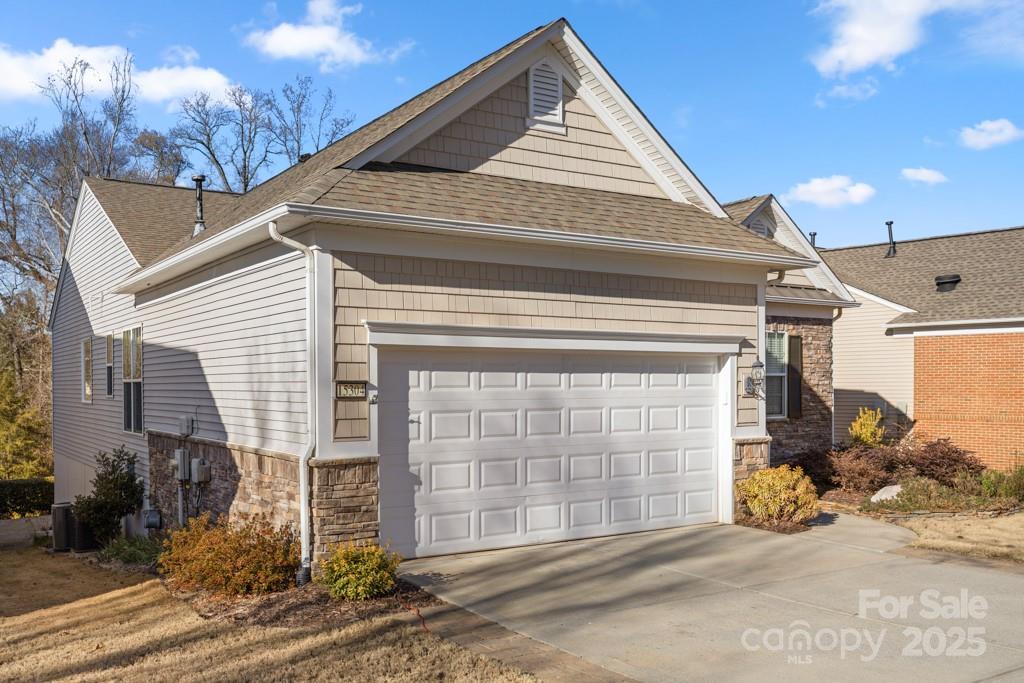 15304 Legend Oaks Court