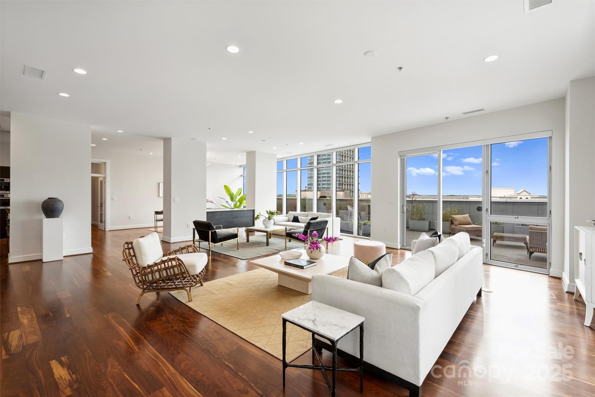 333 W Trade Street 700