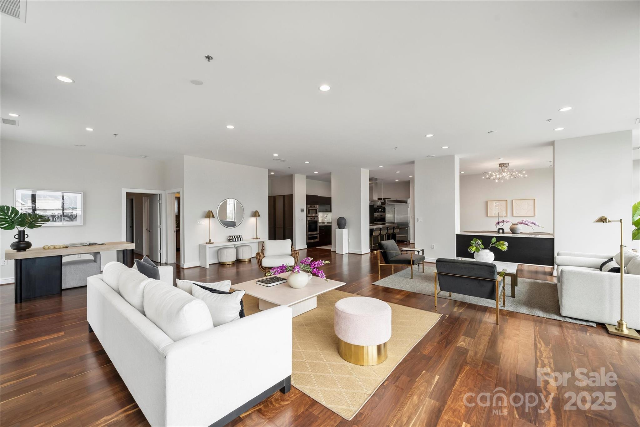 333 W Trade Street 700