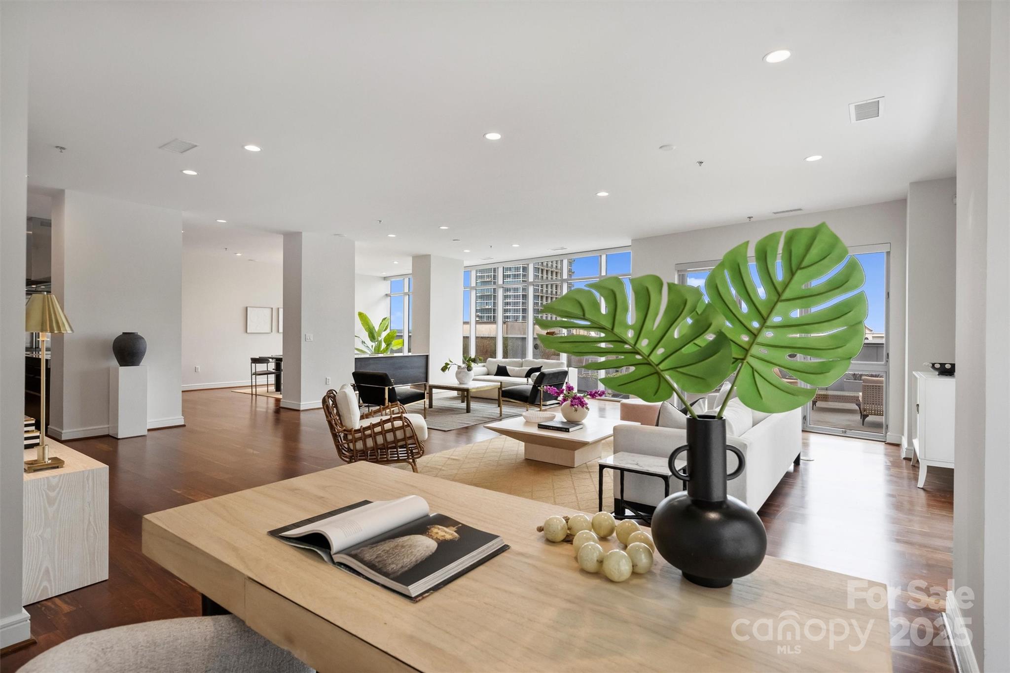 333 W Trade Street 700