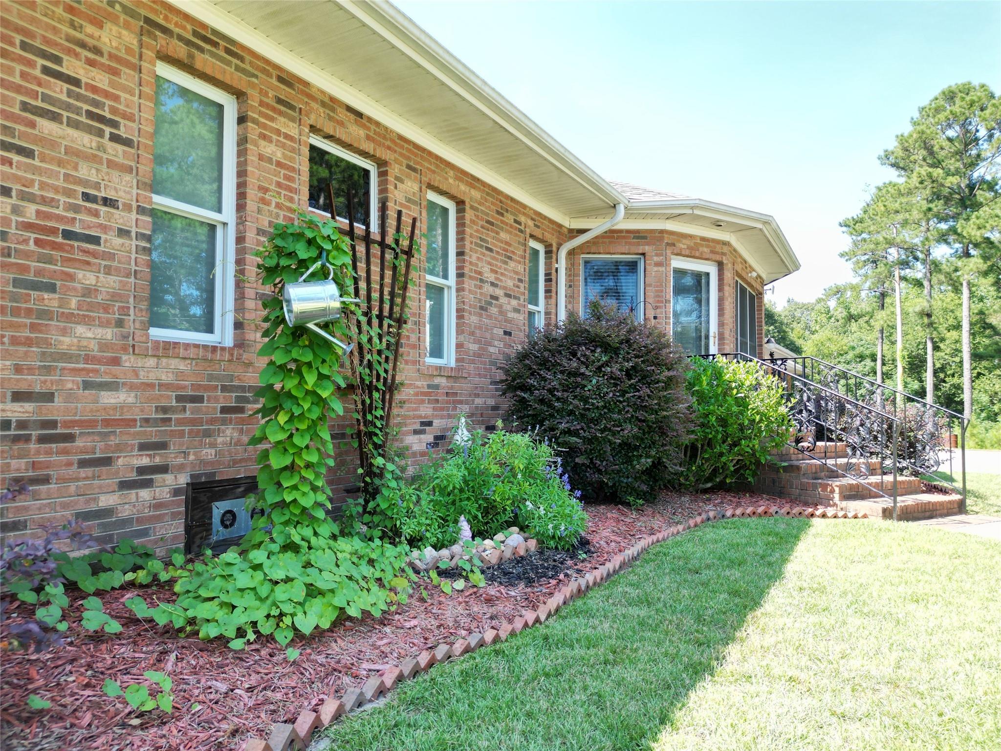 Country Club Estates - Residential