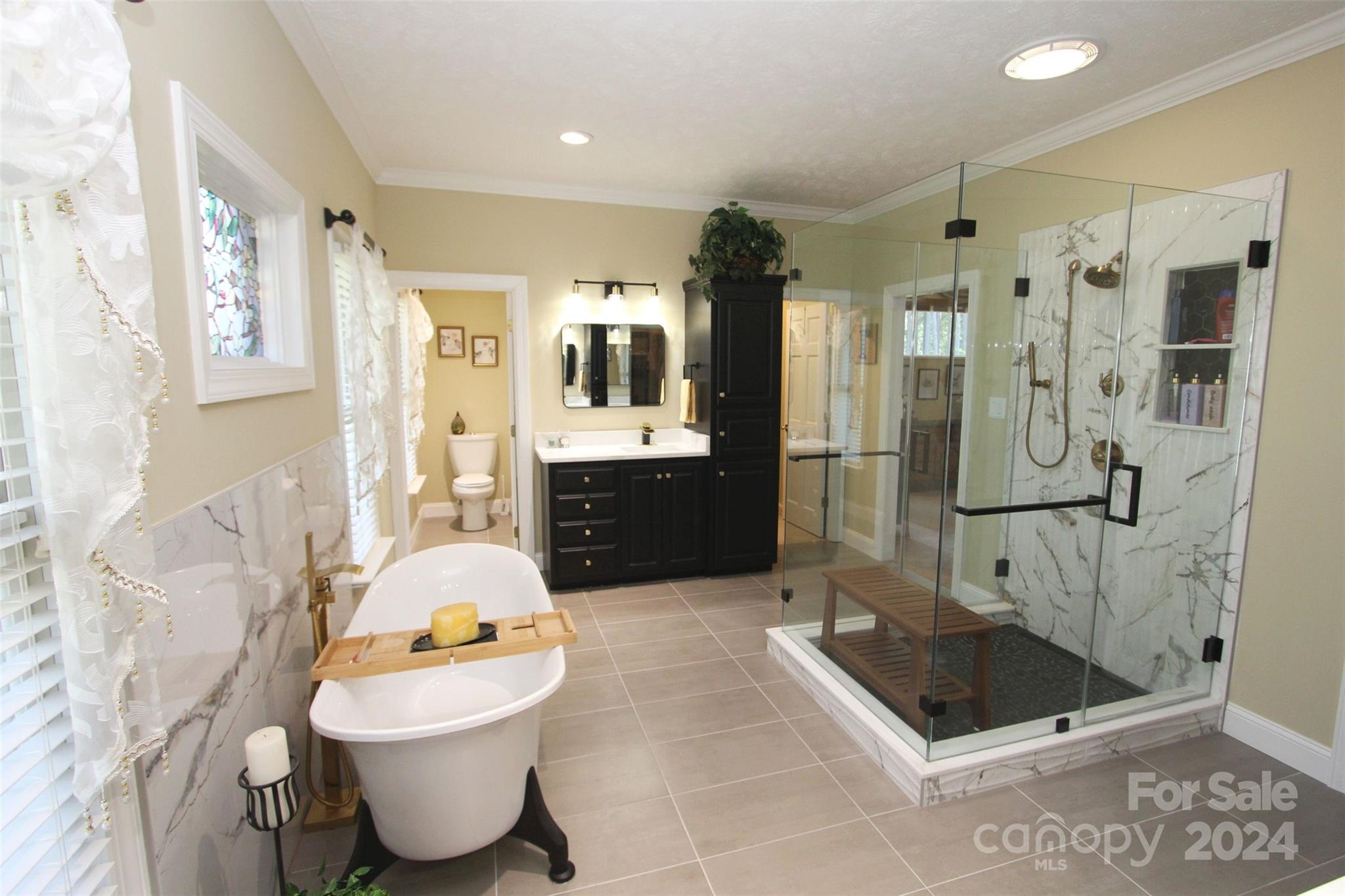 Country Club Estates - Residential