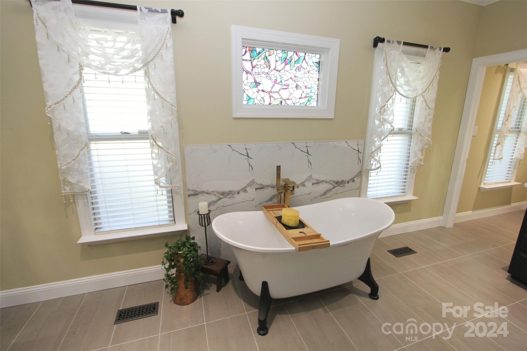 Country Club Estates - Residential