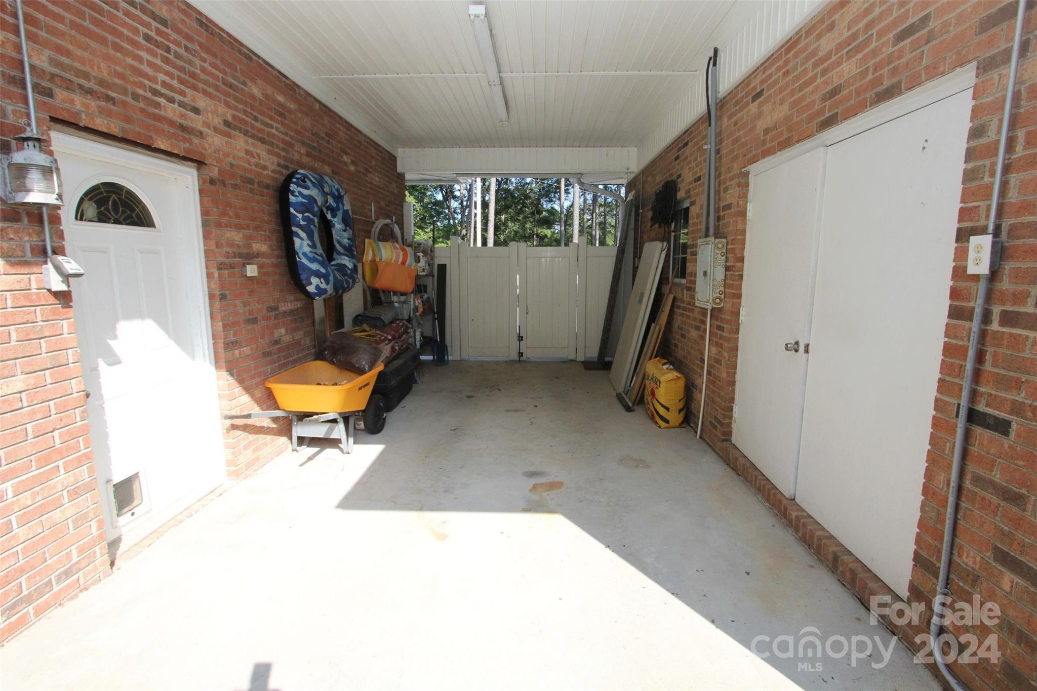 Country Club Estates - Residential