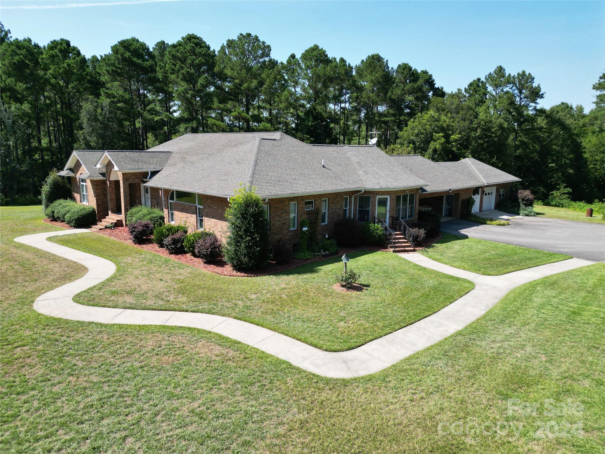 Country Club Estates - Residential