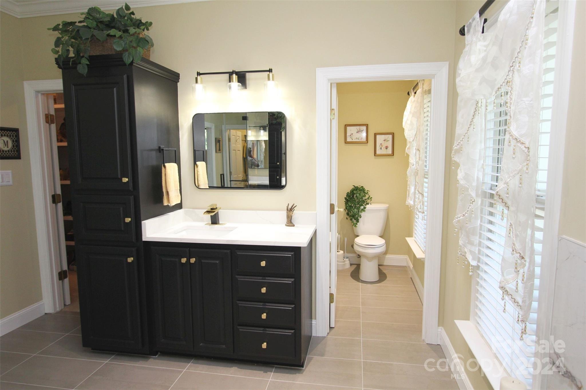 Country Club Estates - Residential