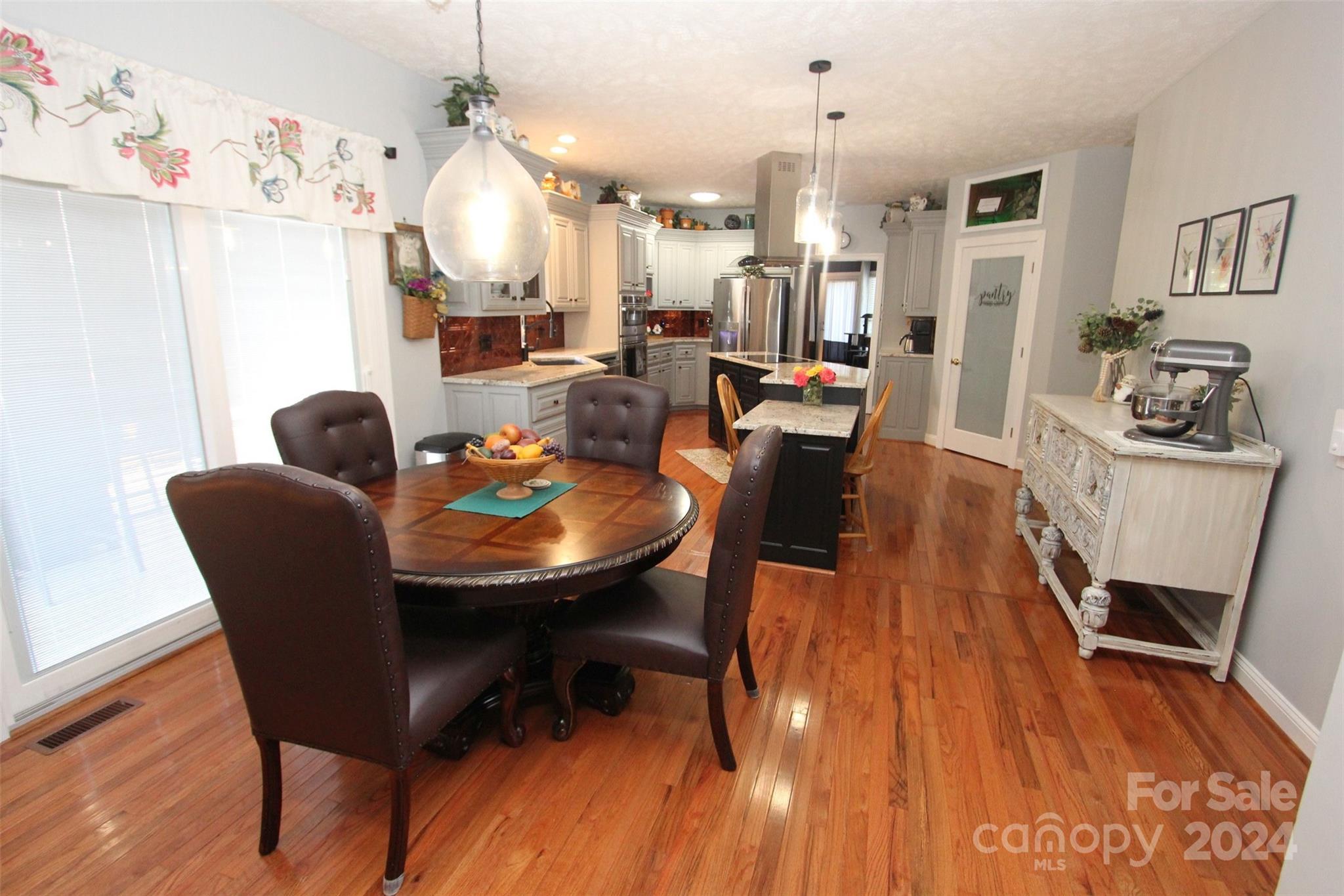 Country Club Estates - Residential