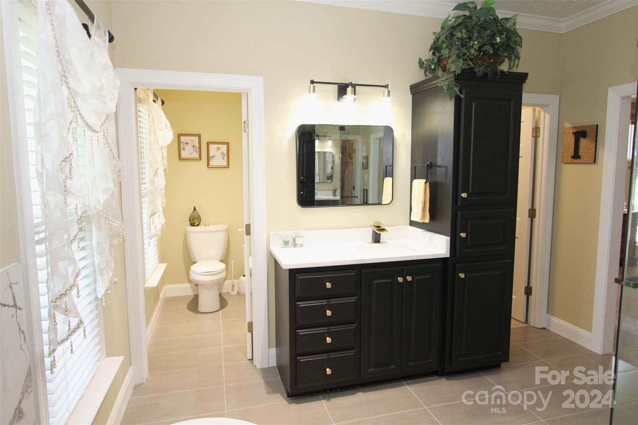 Country Club Estates - Residential