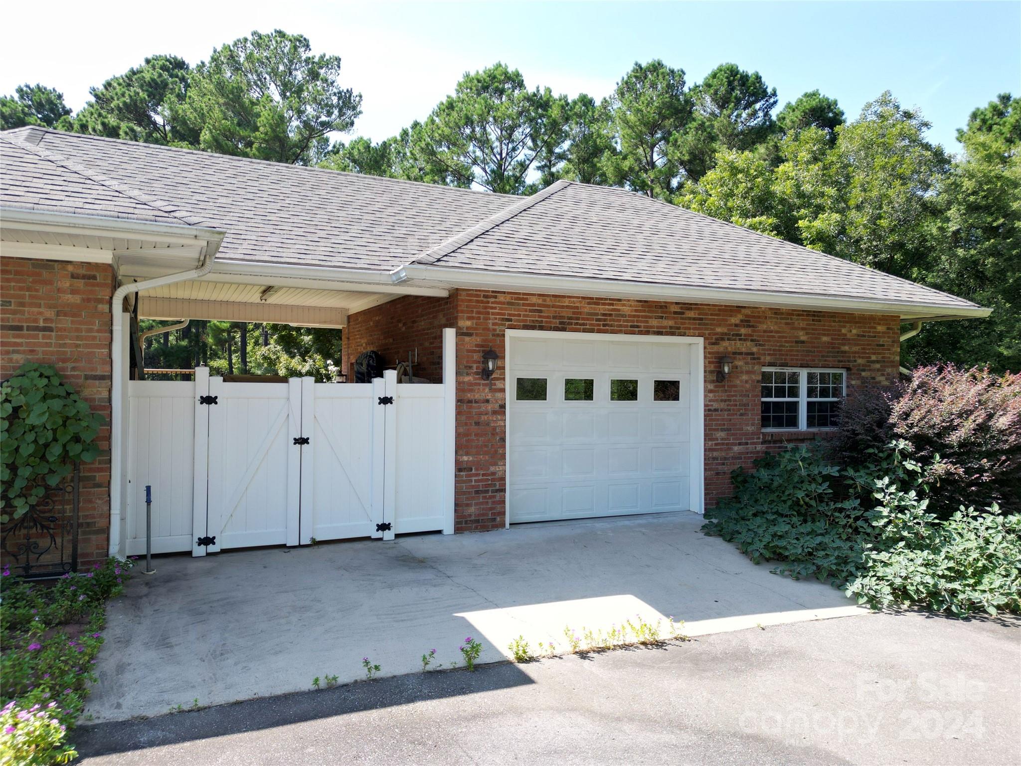 Country Club Estates - Residential