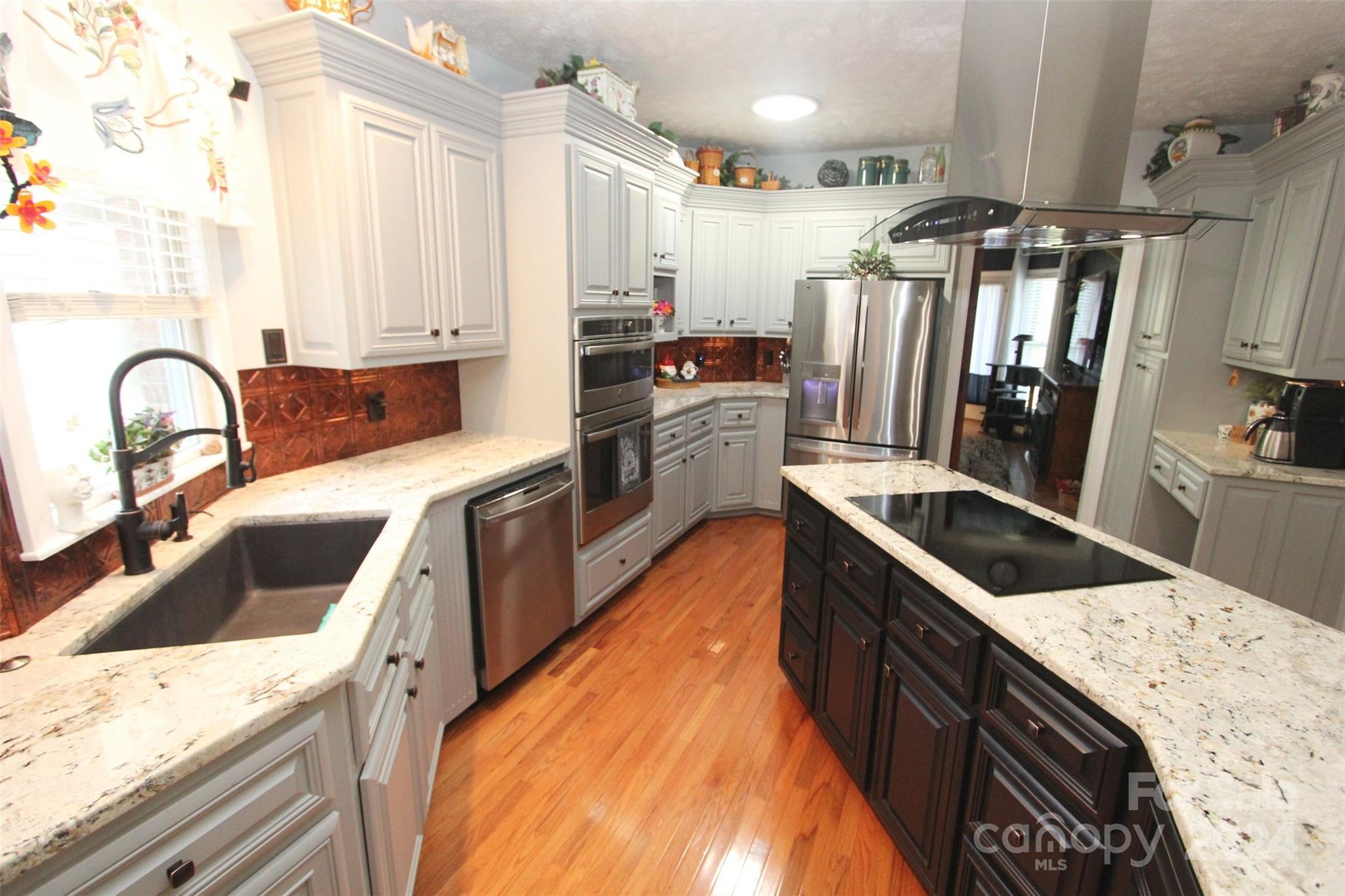 Country Club Estates - Residential