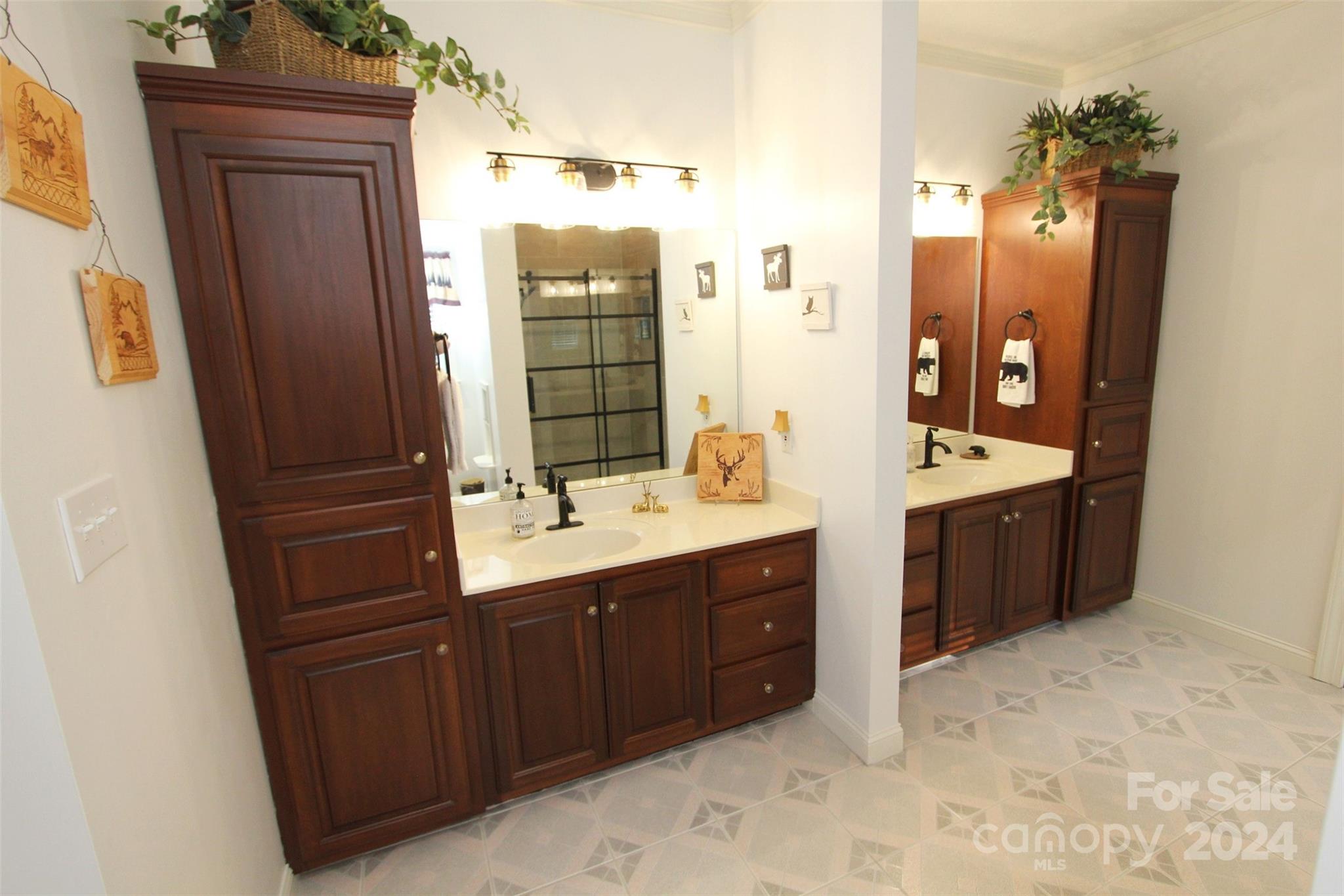 Country Club Estates - Residential