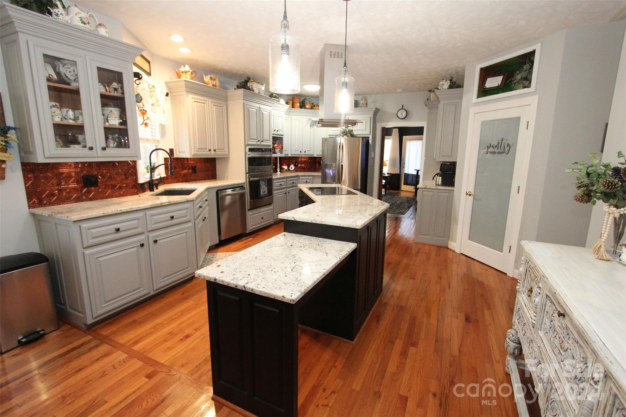 Country Club Estates - Residential