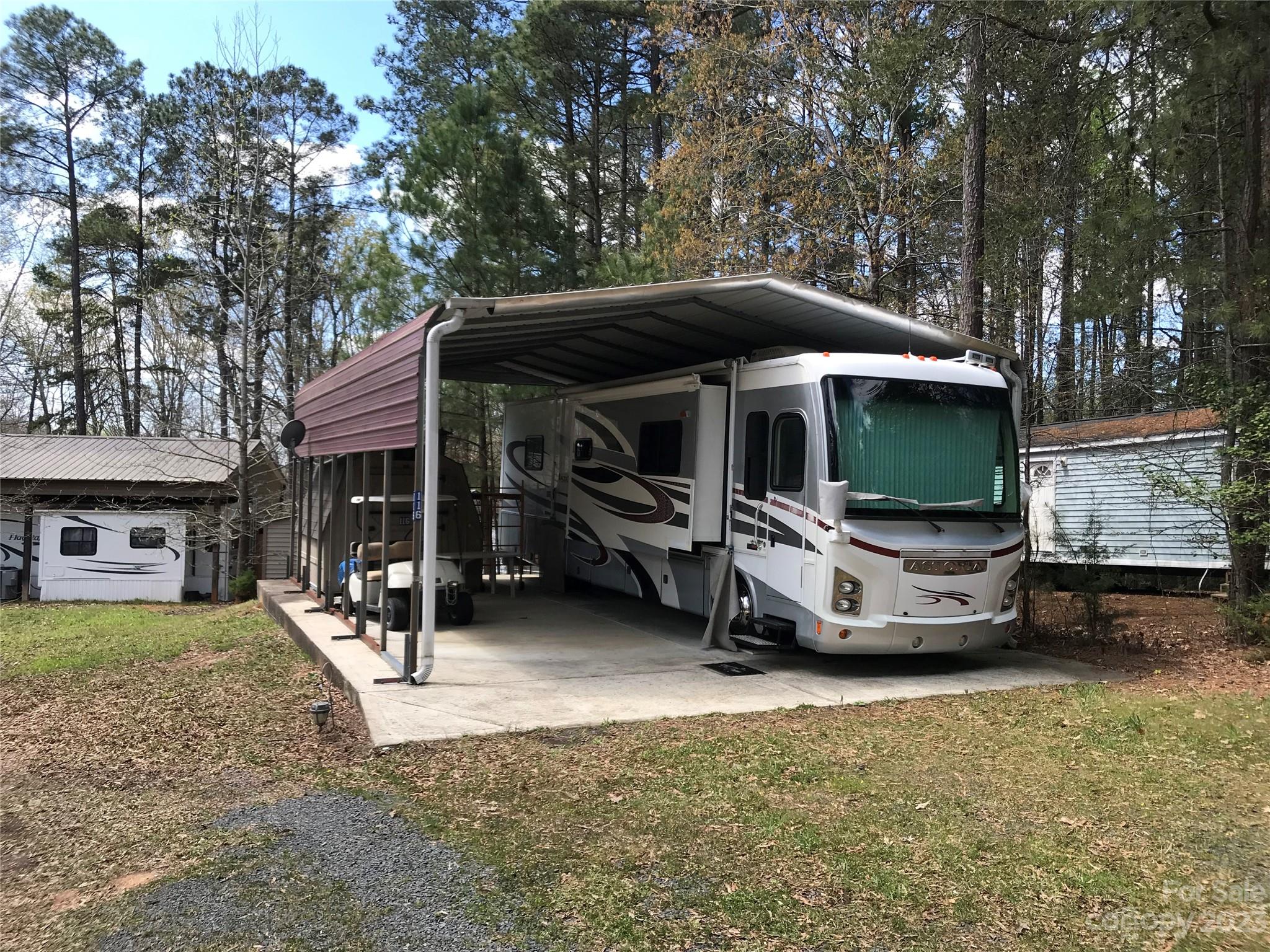 Twin Harbor - Residential