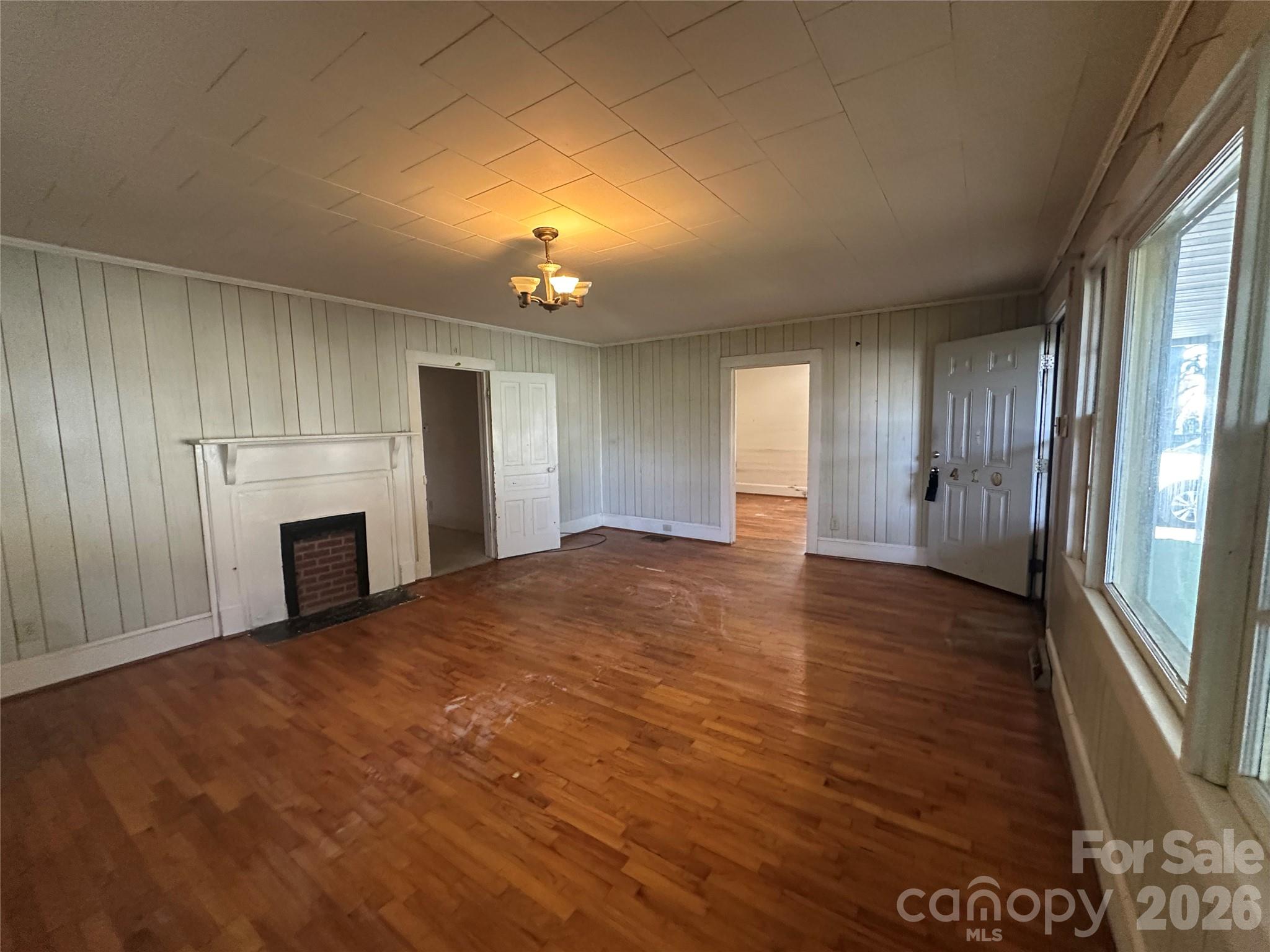 410 Modena Street