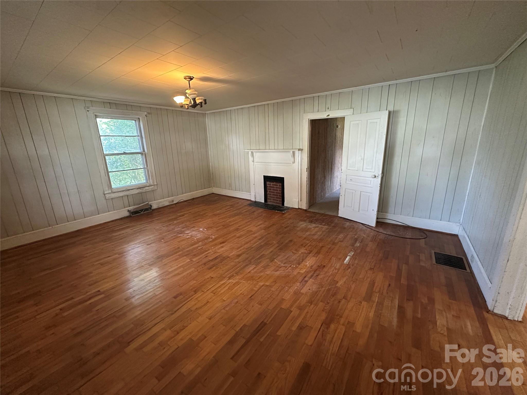 410 Modena Street
