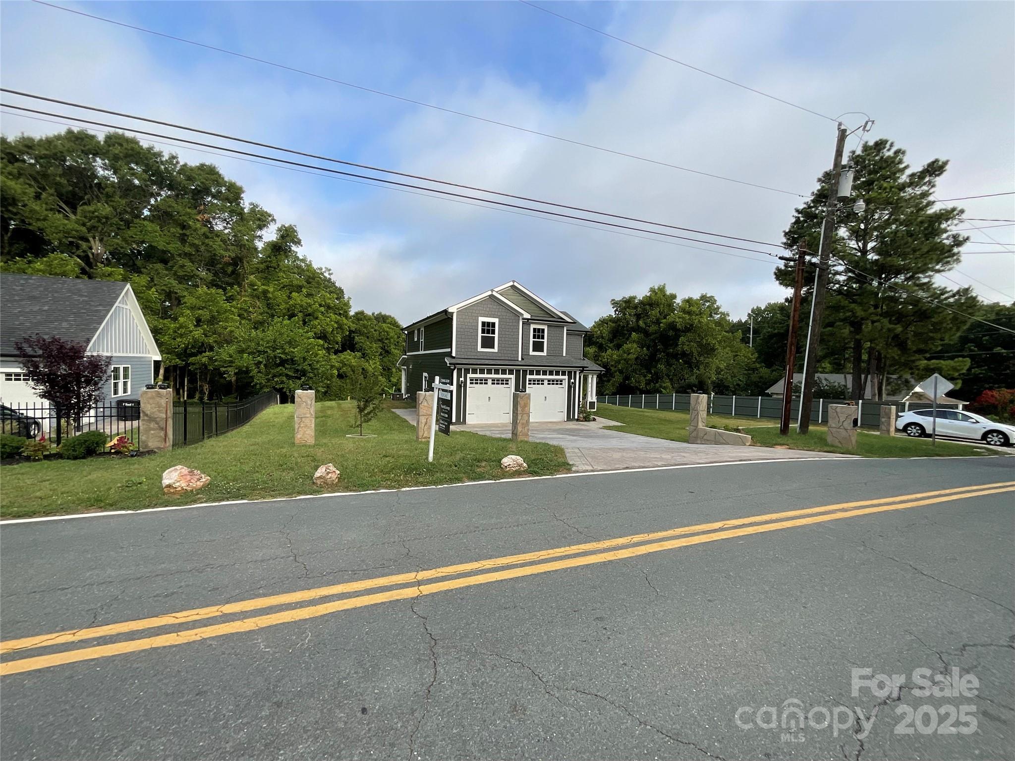824 Maurice Street