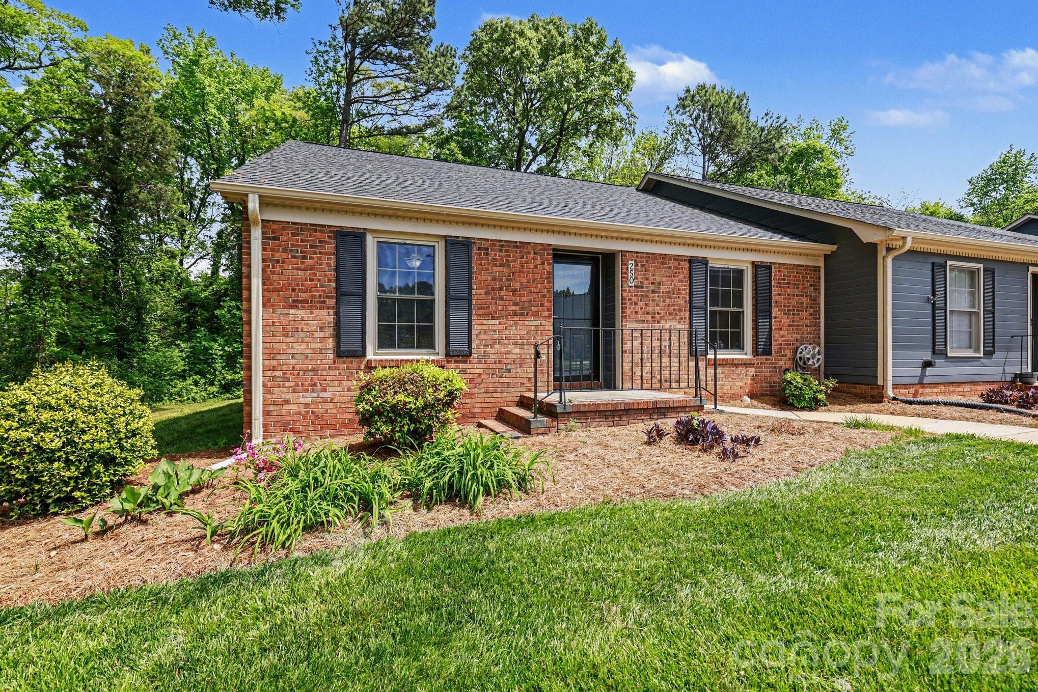 Olde Pointe - Residential