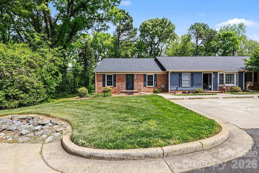 Charming 2BR/2BA Home in Desirable Olde Pointe! This Rock Hill gem features a bright, open layout perfect for modern living. Highlights include end unit privacy, great location, a functional kitchen with plenty of storage, and a private backyard oasis. Nestled in a quiet community near Hospital, just minutes from I-77, local parks, and dining. Energy-efficient and move-in ready. Experience the best of Rock Hill living at 250 Pointe Circle.
