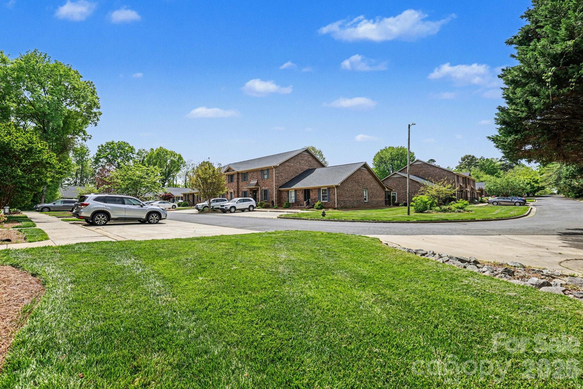 Olde Pointe - Residential