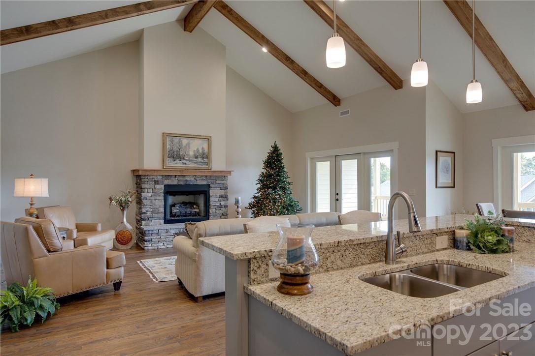 Cummings Cove - Residential