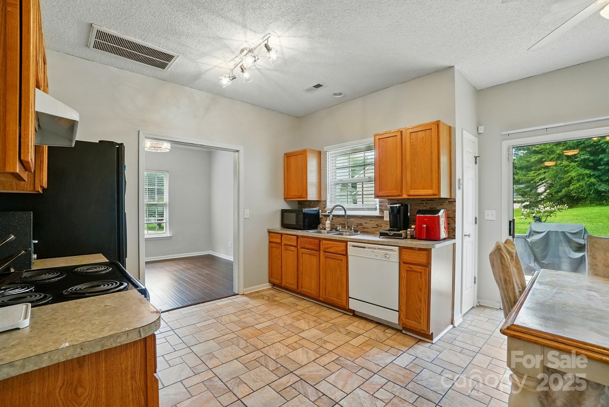 12803 Matisse Lane