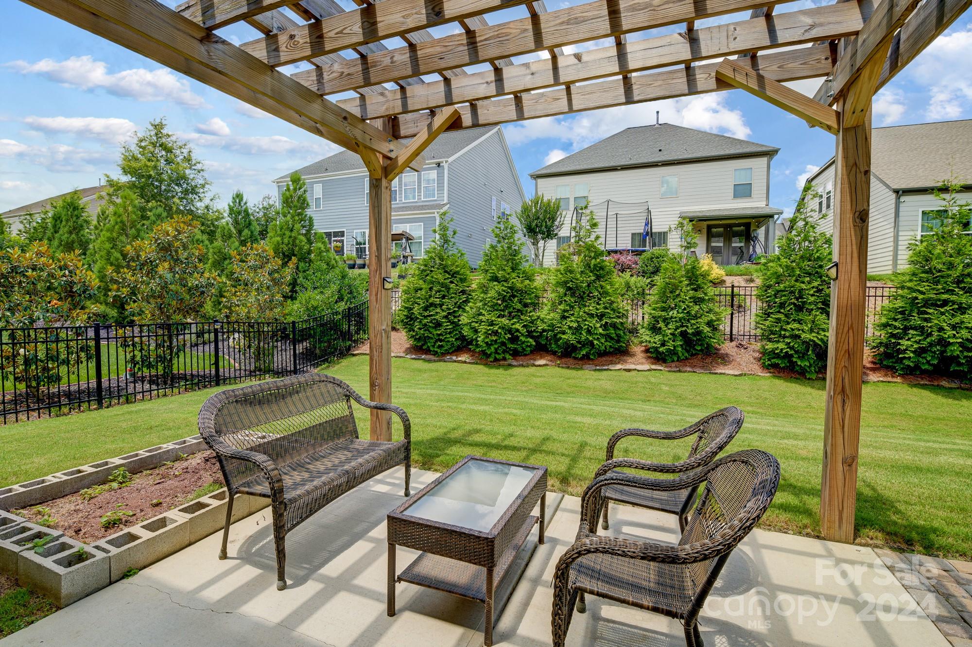 Oakland Pointe - Residential