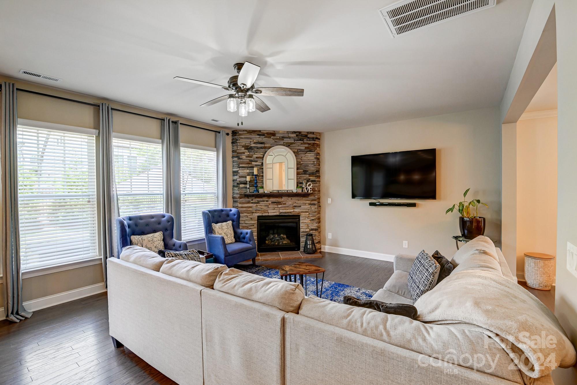 Oakland Pointe - Residential