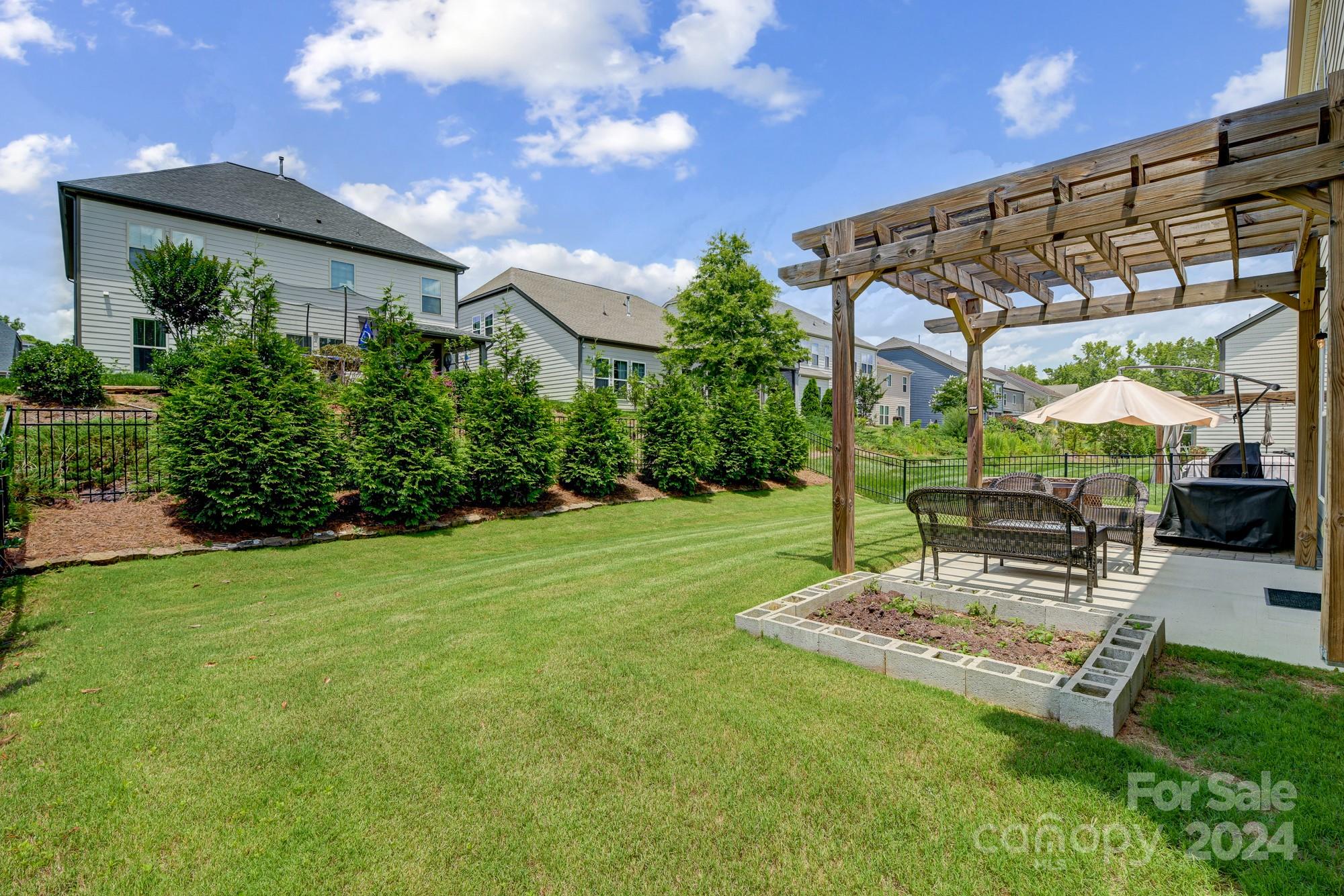 Oakland Pointe - Residential