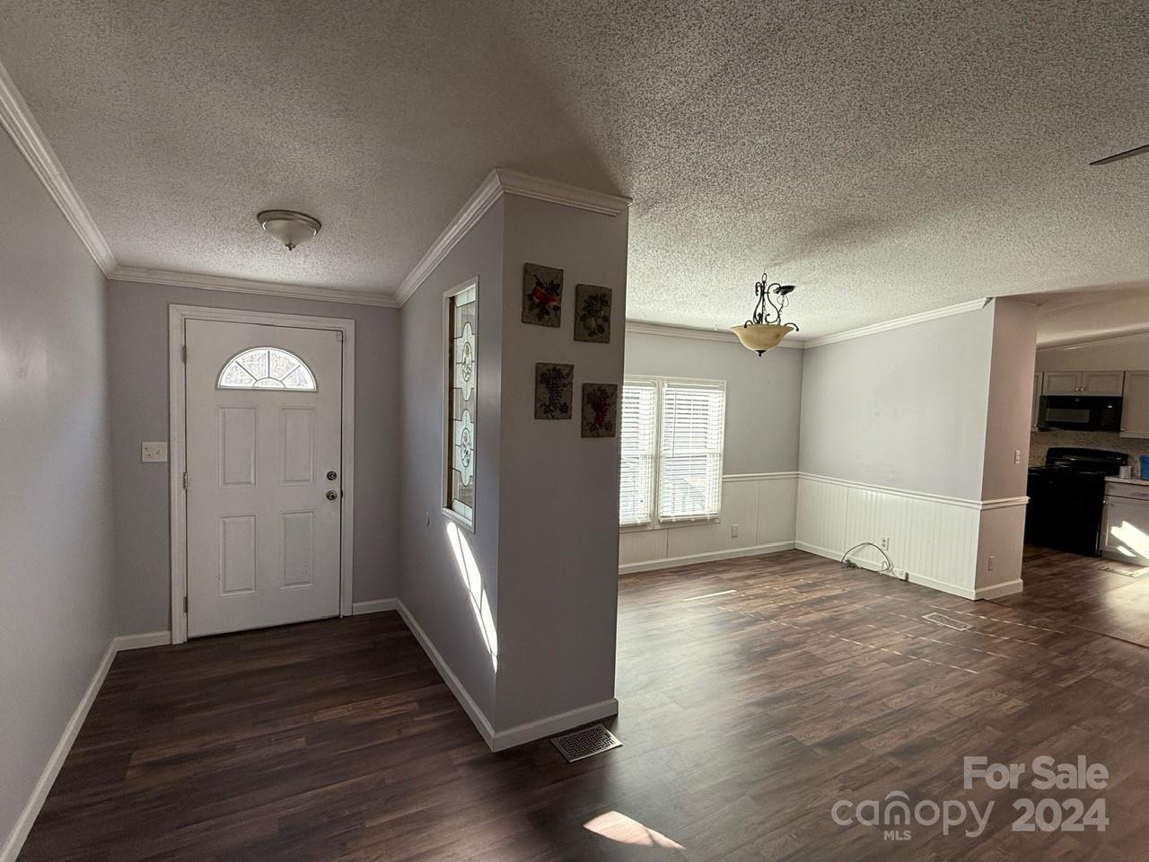 Claremont, North Carolina 28610, United States, 3 Bedrooms Bedrooms, ,2 BathroomsBathrooms,Residential,Under Contract,30740