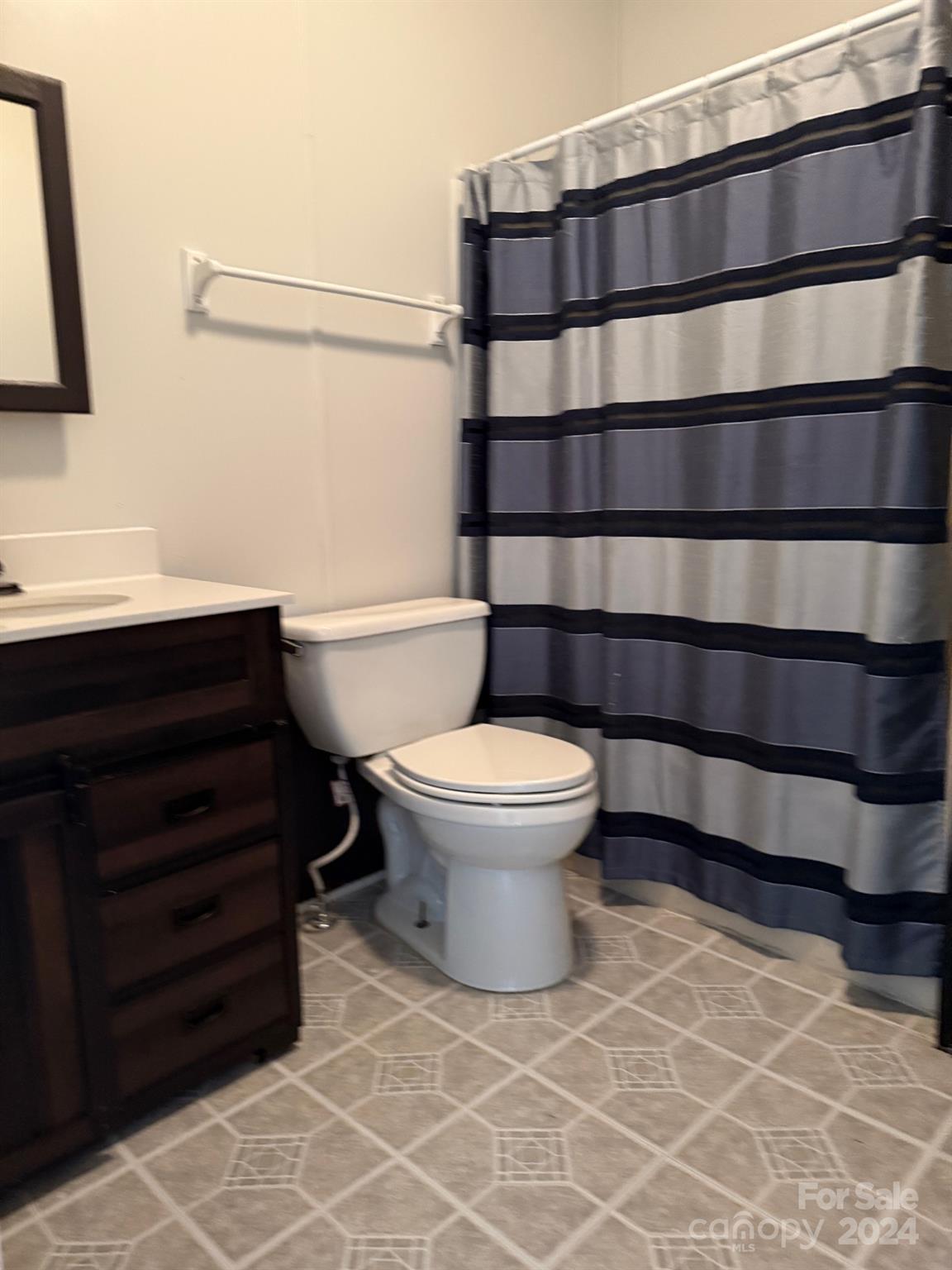 Claremont, North Carolina 28610, United States, 3 Bedrooms Bedrooms, ,2 BathroomsBathrooms,Residential,Under Contract,30740