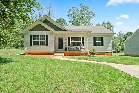 1013 Old Charlotte Road Statesville NC 28677