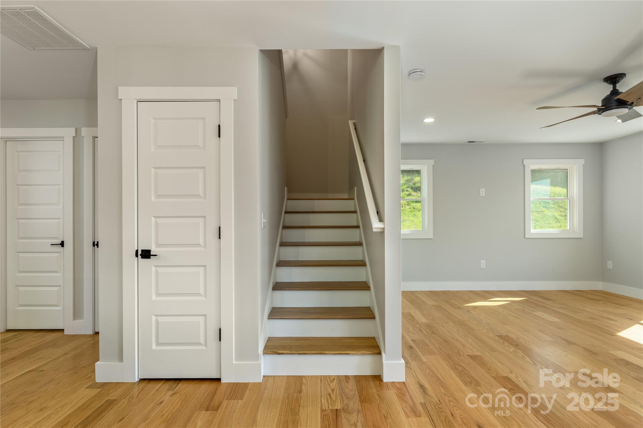 60 Lennon Leigh Lane 3