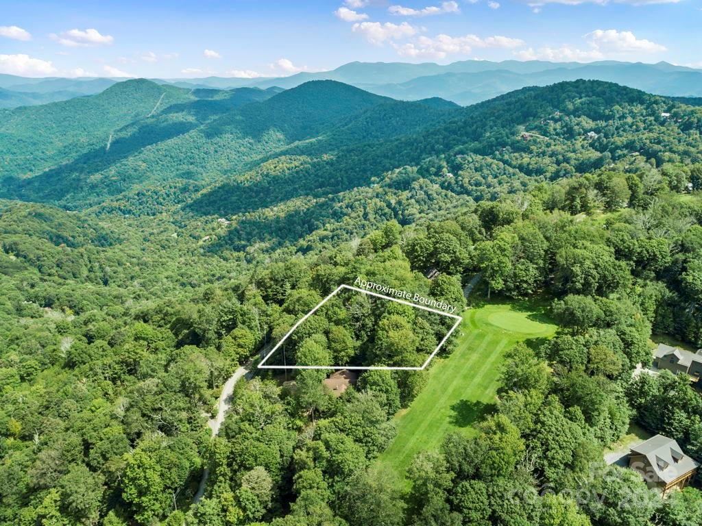 936 Upper Lookout Drive 936