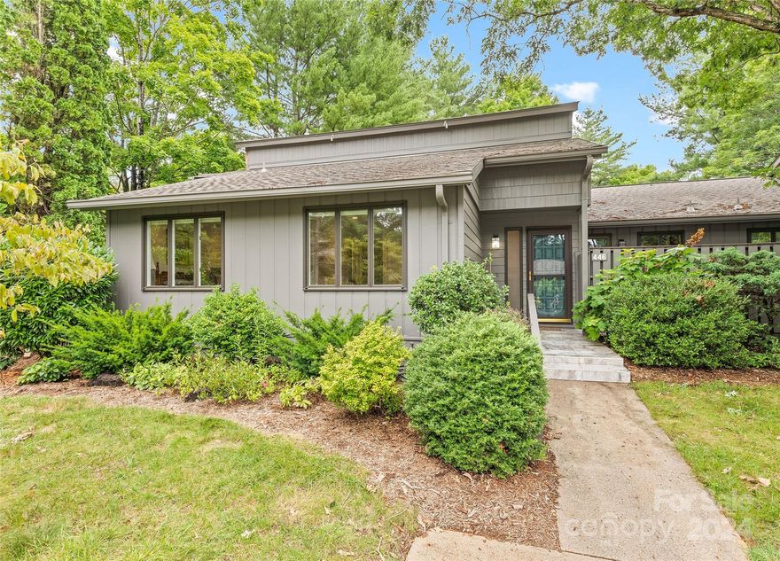 Wonder end unit in Crowfields includes natural sunlight, many upgrades includes new heat pump, 5 inch hickory hardwood flooring.  All new kitchen in 2017. One level unit at its best!