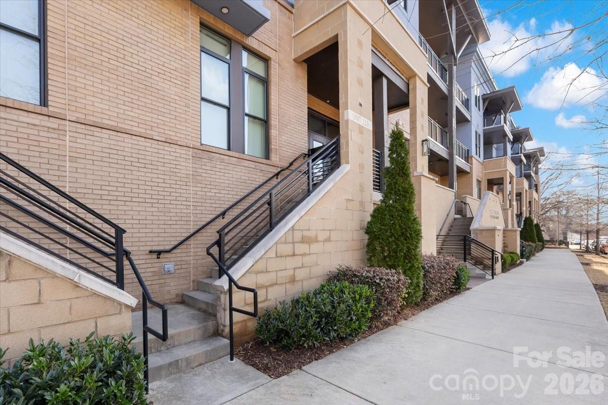 2401 Euclid Avenue 113